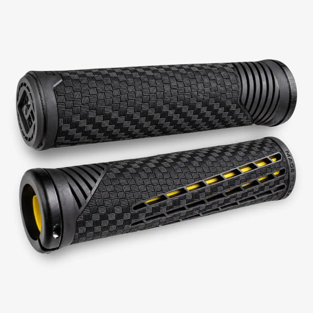 Manopla_Odi_CF_Grips_V2.1_Lock_on_ Preto_e_Amarelo