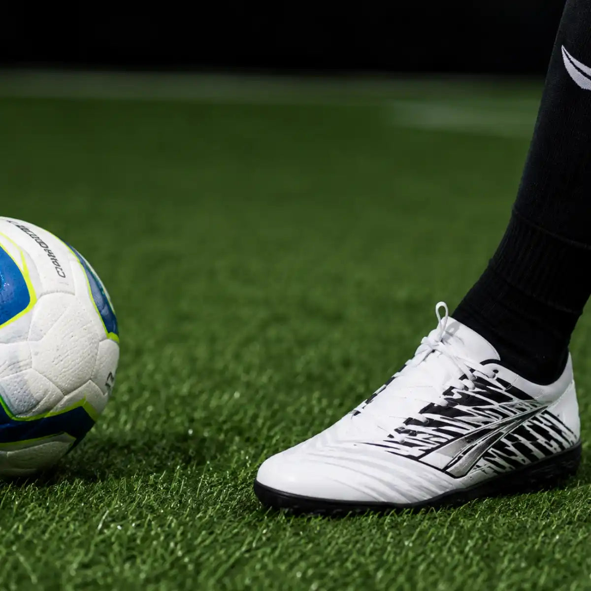 Chuteira_De_Society_Penalty_Furia_Y-4_Branca