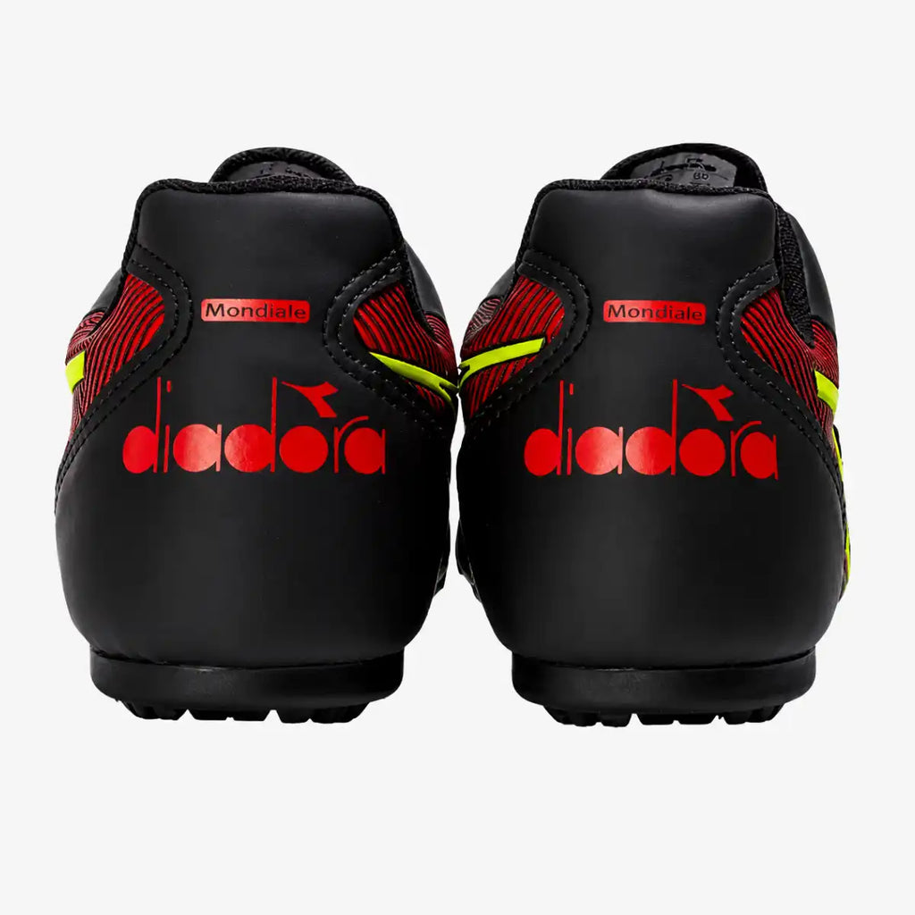 Chuteira_Society_Mondiale_Diadora_Preto