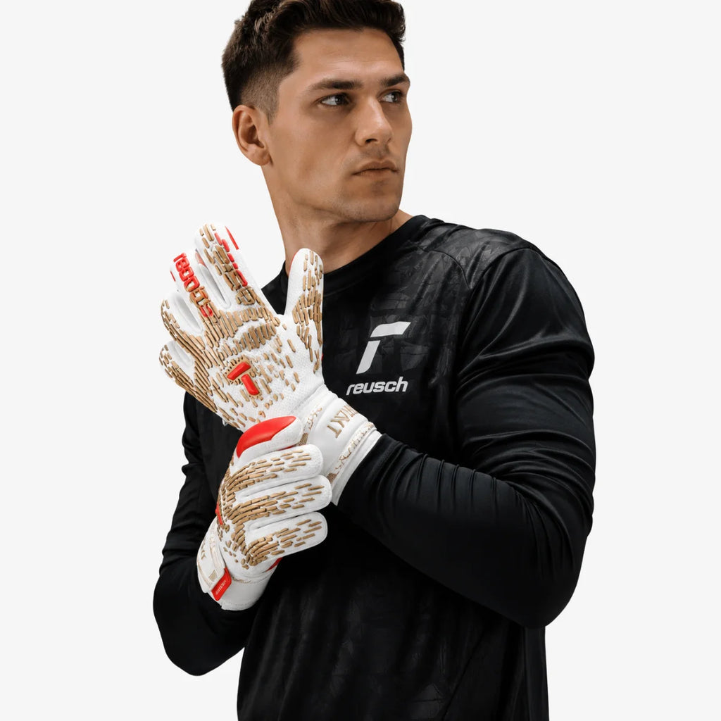 Luva De Goleiro Reusch Attrakt Freegel Silver Branco/Vermelho